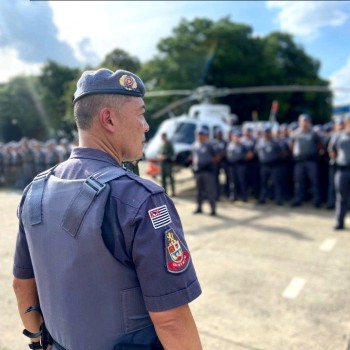 Successful military career moment with officer facing his unit and helicopter, symbolizing leadership, discipline, career transition, and the search for purpose in midlife.